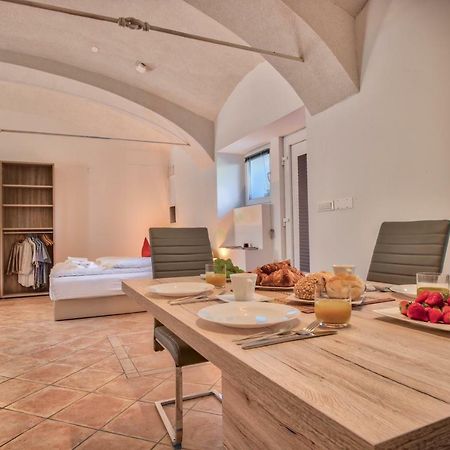 Apartment Pod Velbi Любляна Екстер'єр фото