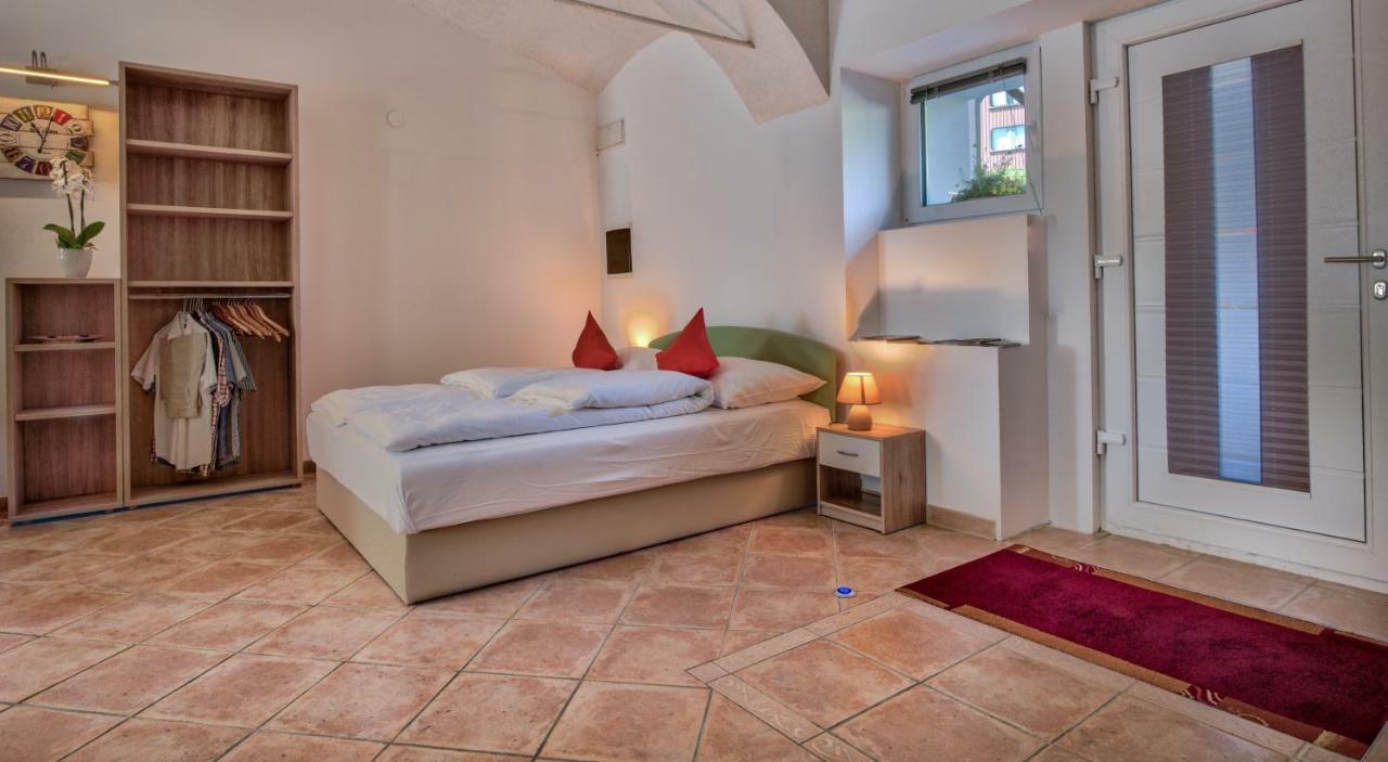 Apartment Pod Velbi Любляна Екстер'єр фото