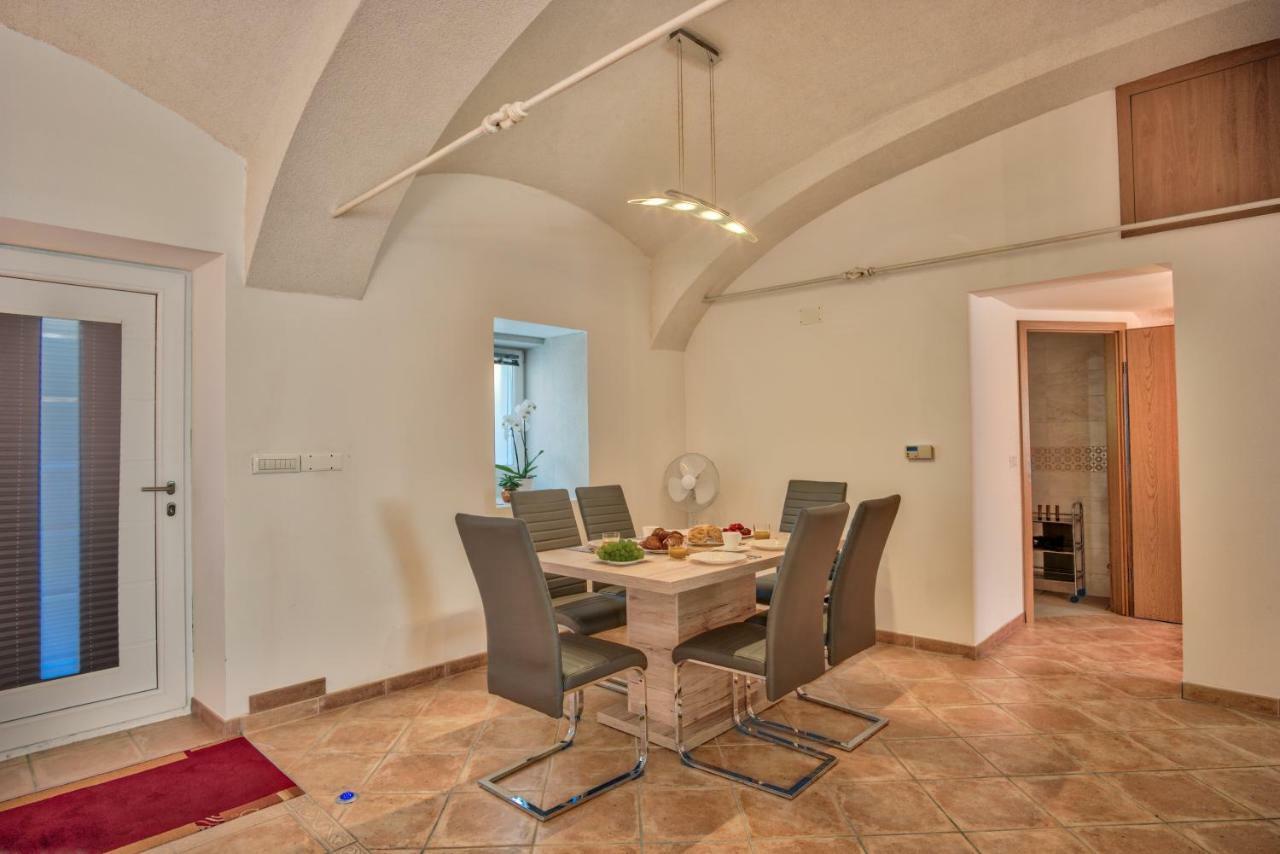 Apartment Pod Velbi Любляна Екстер'єр фото